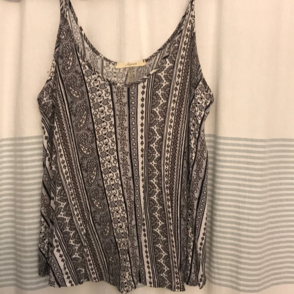 Soprano drape tank size small